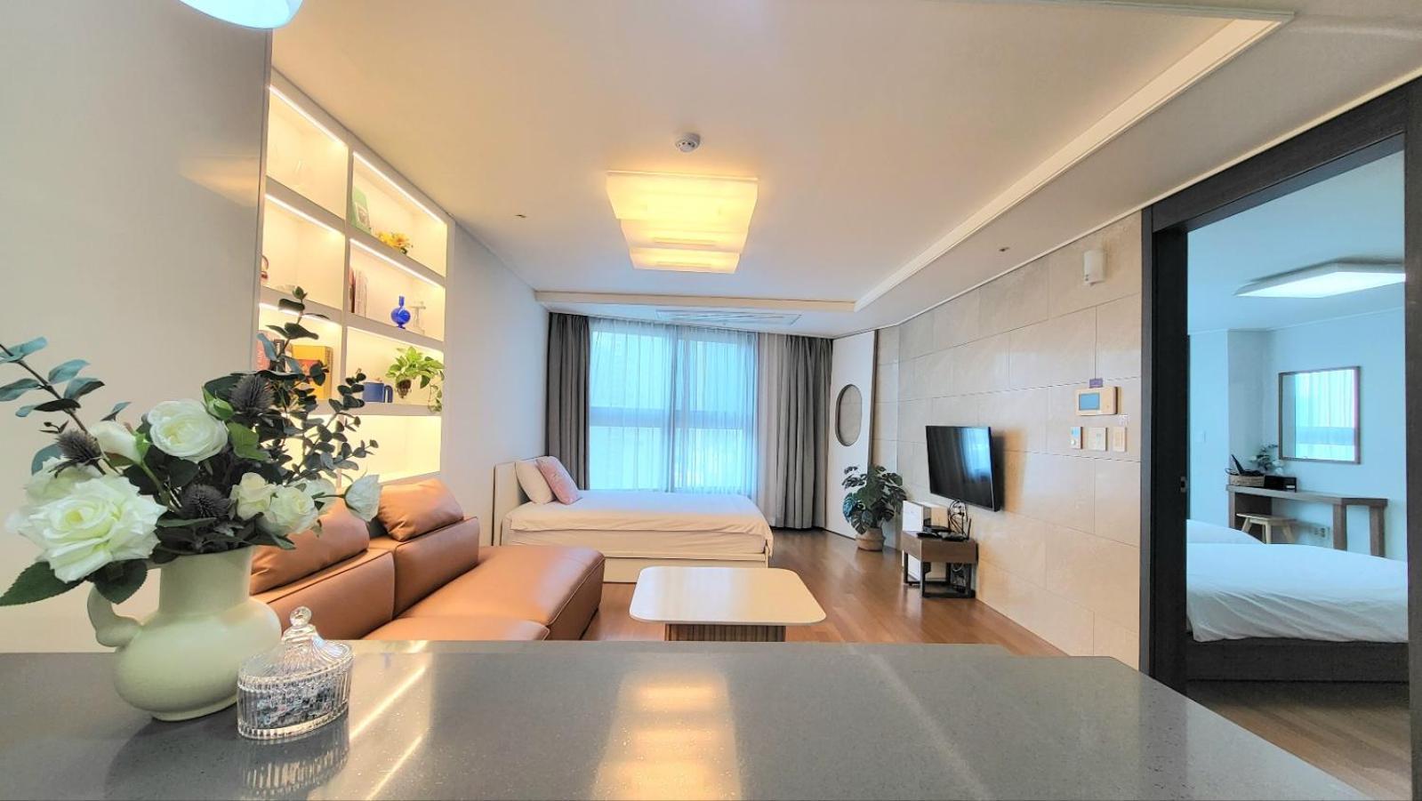 Haeundae Lavender House-Irua Hotel ปูซาน ภายนอก รูปภาพ