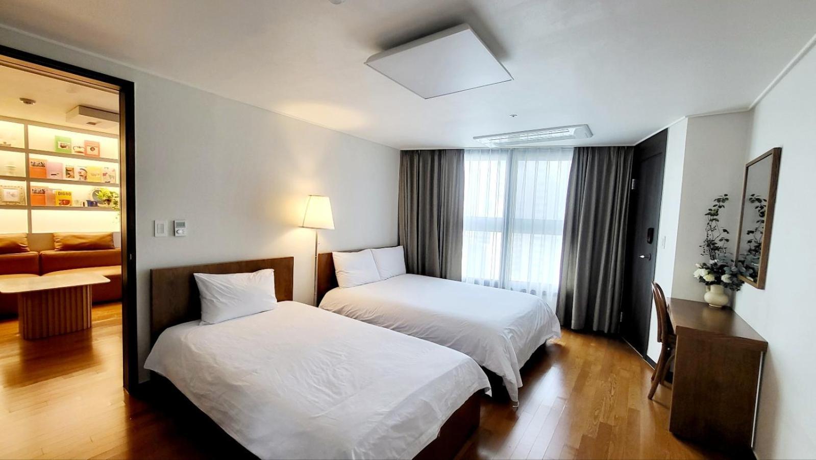 Haeundae Lavender House-Irua Hotel ปูซาน ภายนอก รูปภาพ