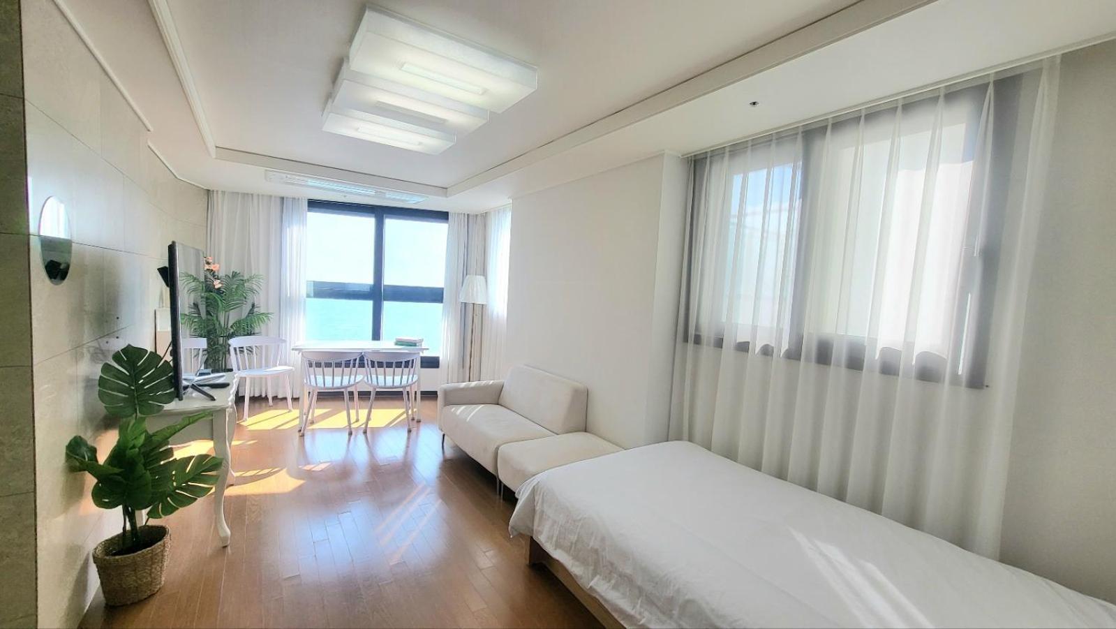 Haeundae Lavender House-Irua Hotel ปูซาน ภายนอก รูปภาพ