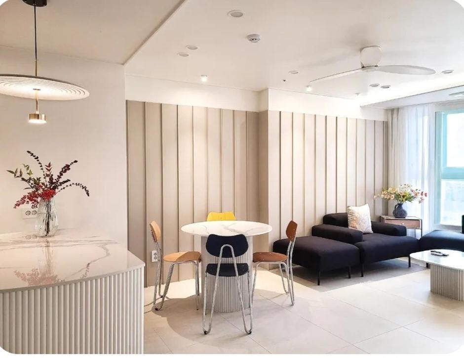 Haeundae Lavender House-Irua Hotel ปูซาน ภายนอก รูปภาพ